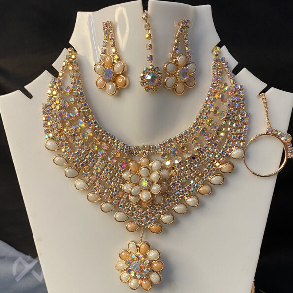 Peach Color Imitation Pearl Floral Design Necklace Set