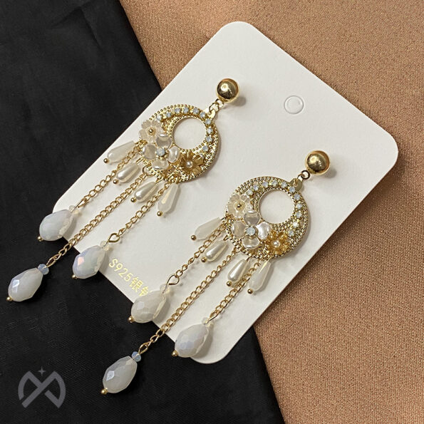 Round & Flower Decor Drop Earrings